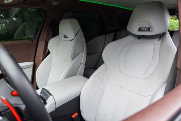 Velocity Rentals - BMW HM Hybrid (6)