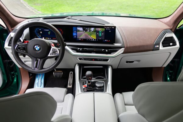 Velocity Rentals - BMW HM Hybrid (7)