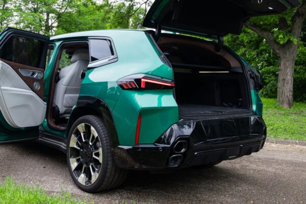 Velocity Rentals - BMW HM Hybrid (8)