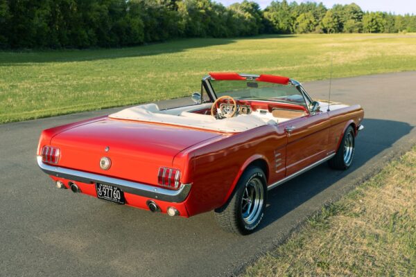 Velocity Rentals - Ford Mustang Covertible 1968 (4)