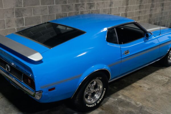 Velocity Rentals - Ford Mustang Fastback 1972 (3)